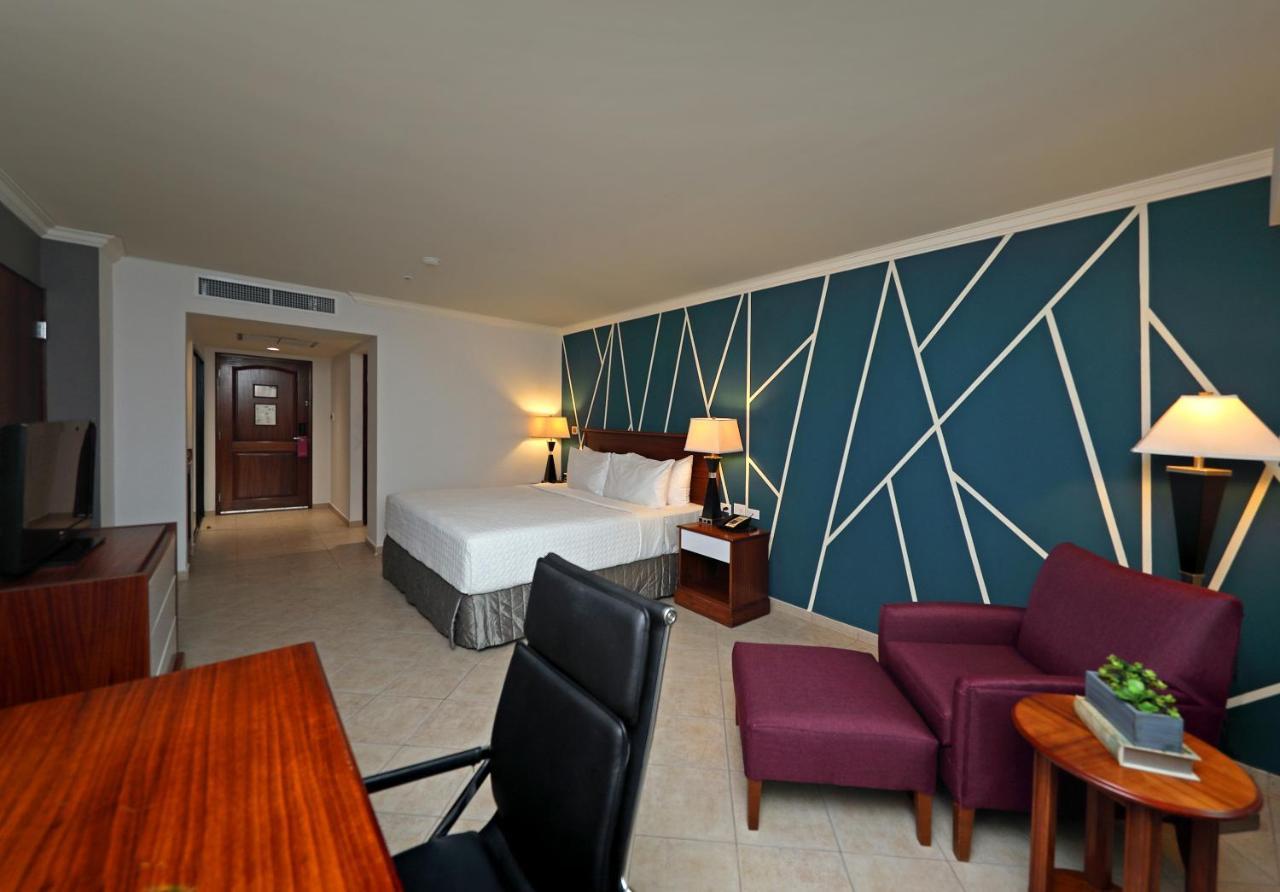 Standard King Room with Balcony,1244719897:JPEG