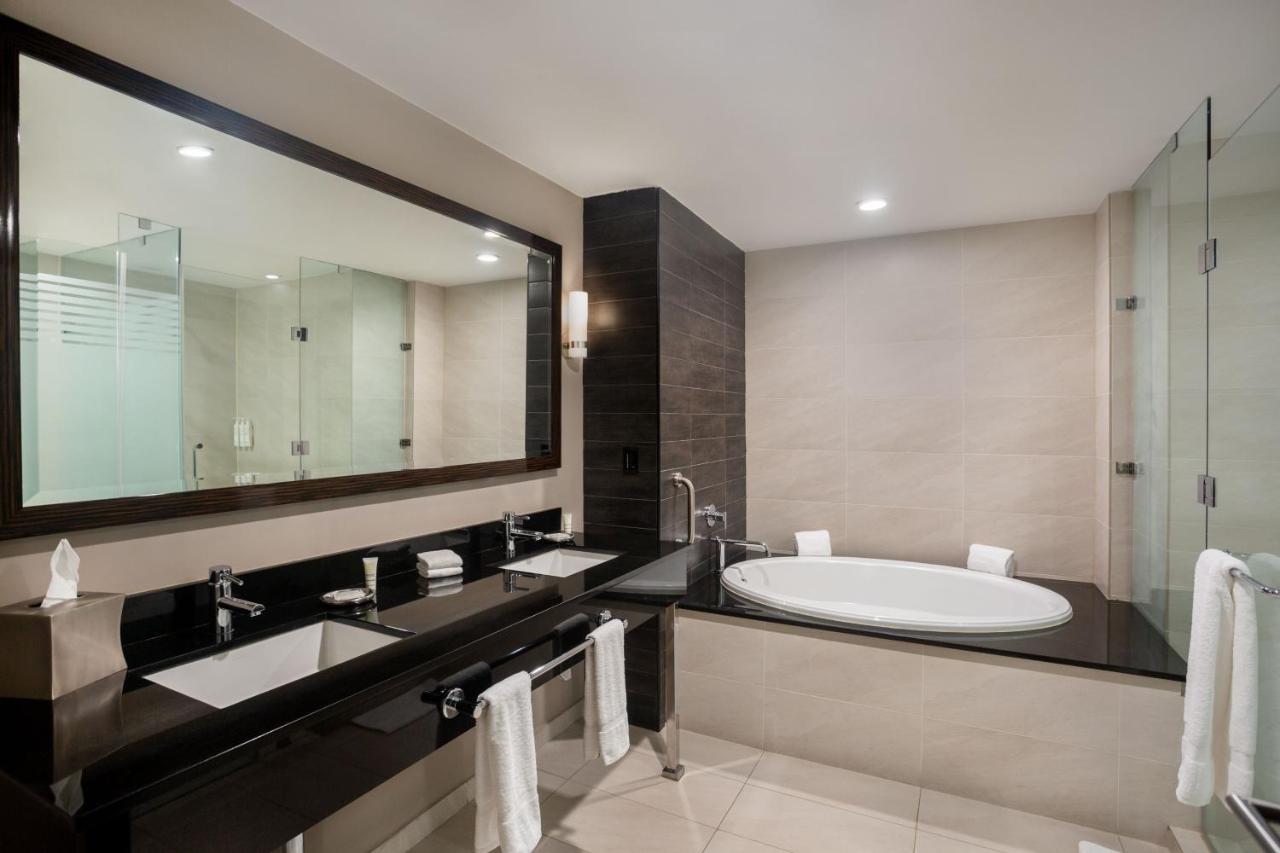 One-Bedroom King Suite with City View
