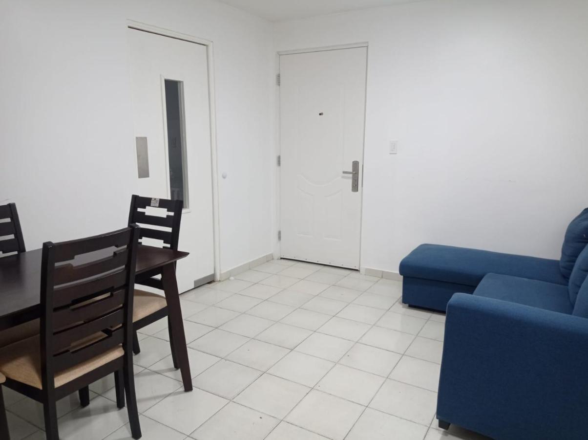 Zweibettzimmer mit eigenem Bad außerhalb des Zimmers