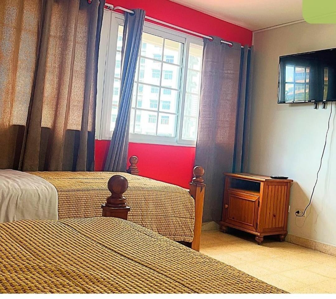 Quarto com Cama de Casal ou 2 de Solteiro