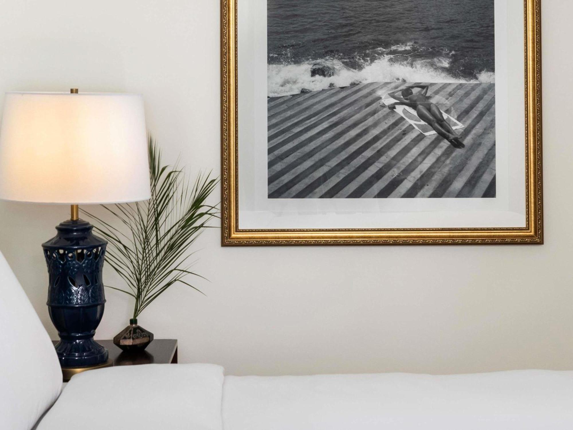 MAGNIFIQUE 2 FULL BED  PLAZA VIEW