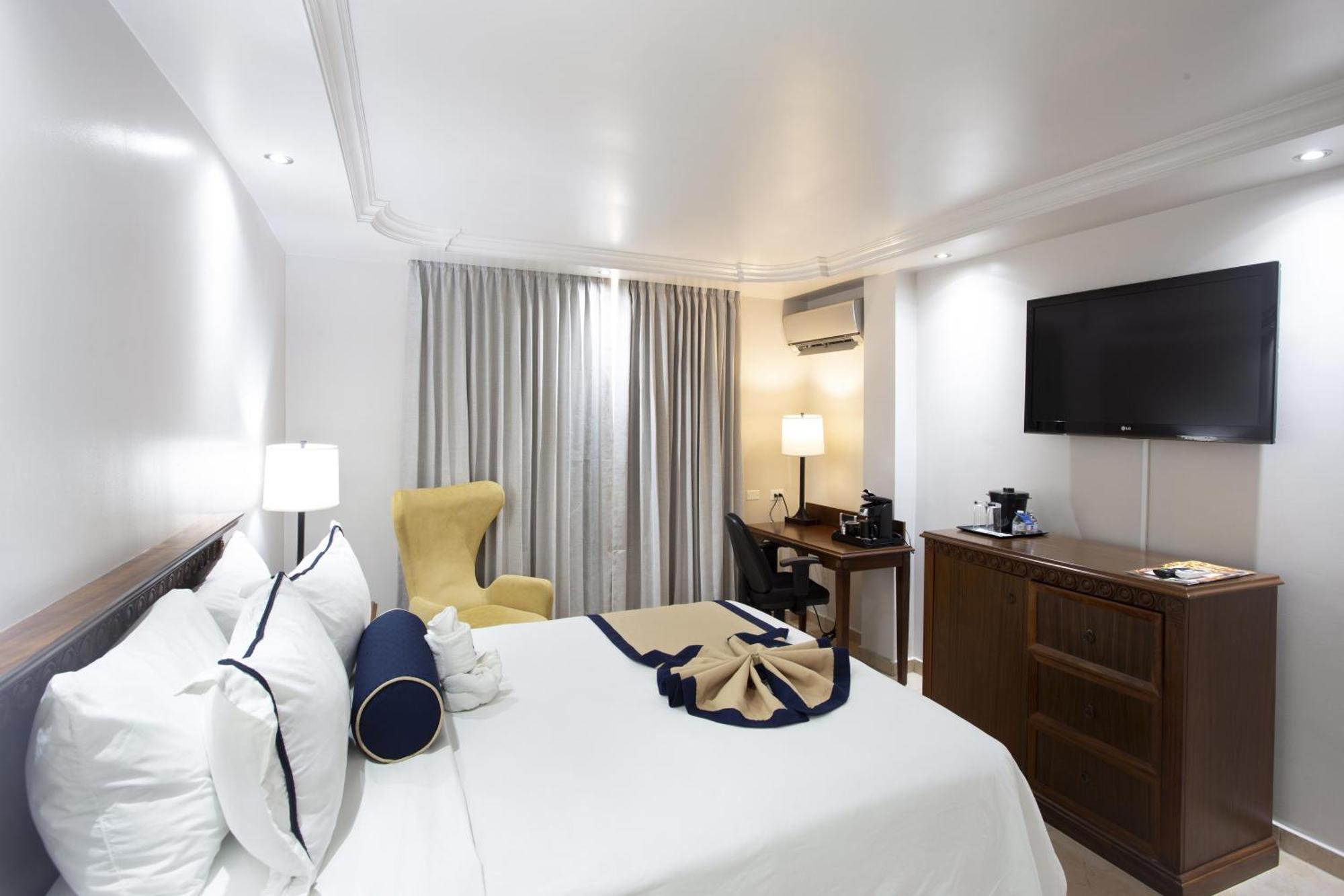 Standard Queen Room