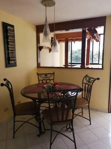 Lindo Apartamento Costa Del Este-1