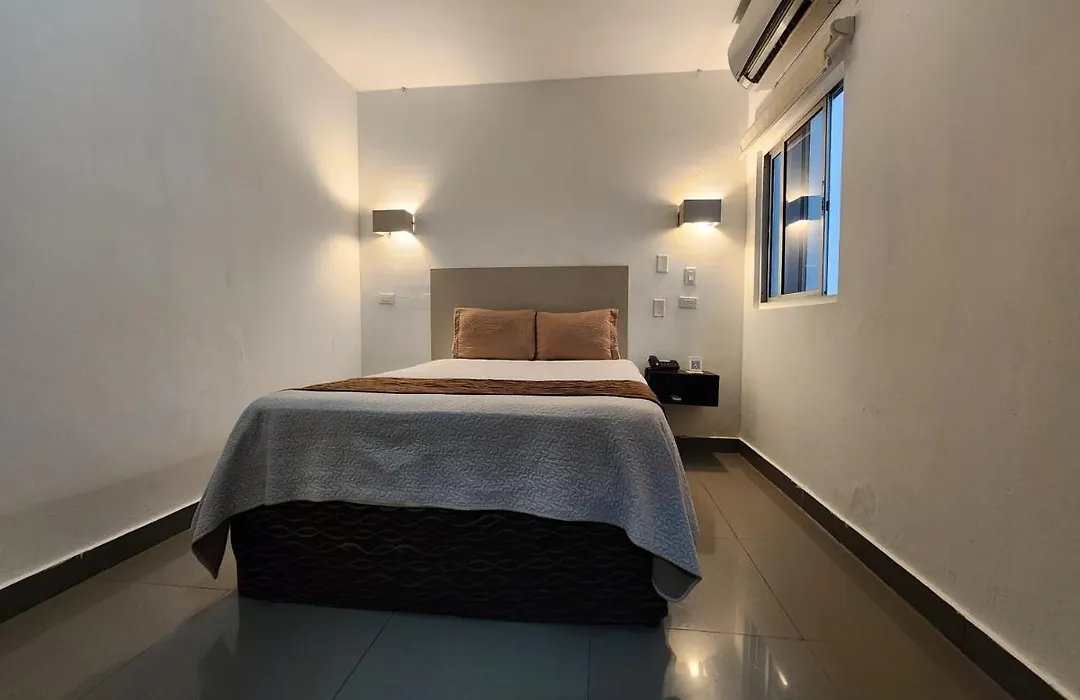 Remo Hostal-1