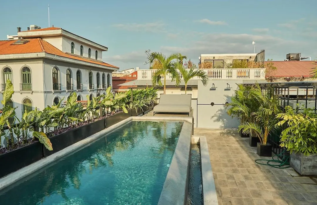 Amazinn Places Rooftop And Design Pool II-1