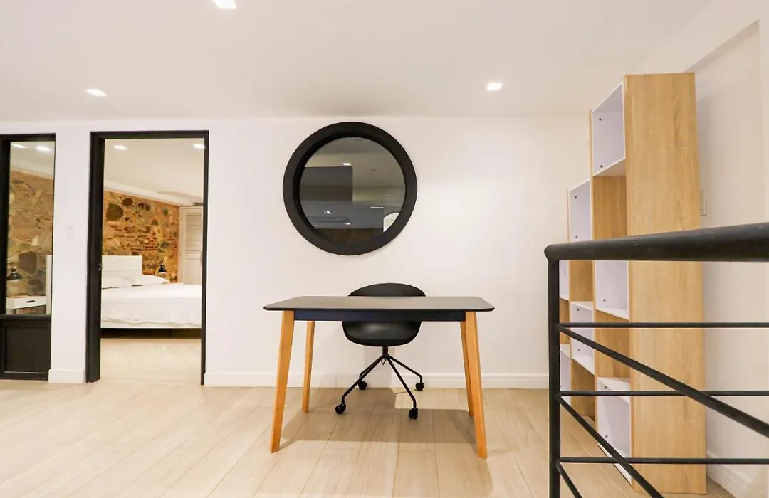 Casa Lefevre 1C - Apartamento De 2 Pisos, 2Hab Con Balcon En Casco-1