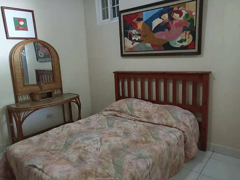 Se Alquila Comodo Apartamento.-1