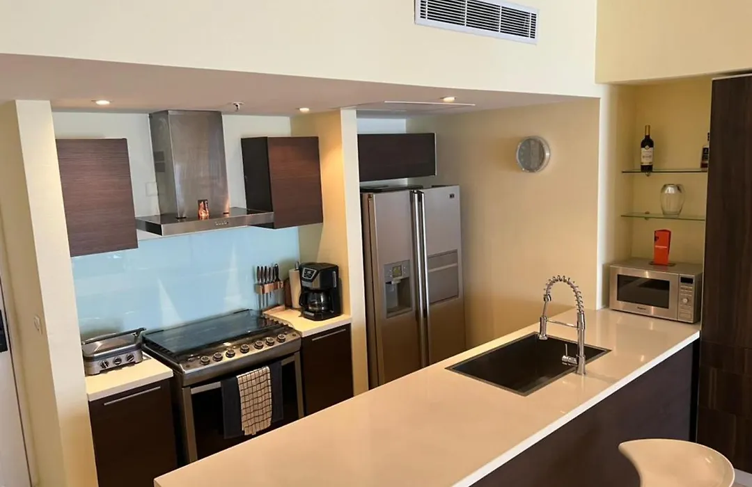 Hermoso y cómodo apartamento con vista al mar-1