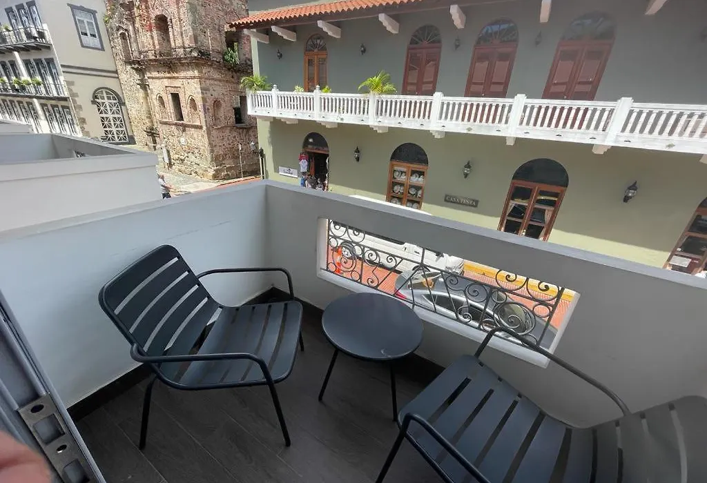 Amazinn Places Rooftop And Design Pool III-1