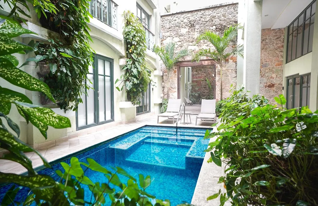 AmazINN Places Casco Viejo Billiard table&Pool-1