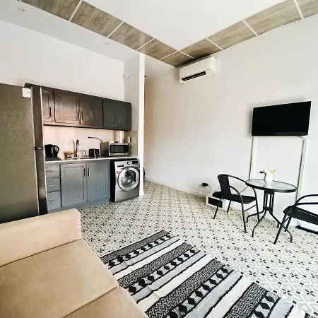 Central And Practical Apartment In Casco Viejo - View To Main Plaza-2