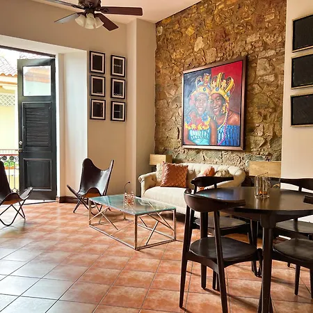 Apartamento en el Corazón de Casco Viejo Panamá 11-3