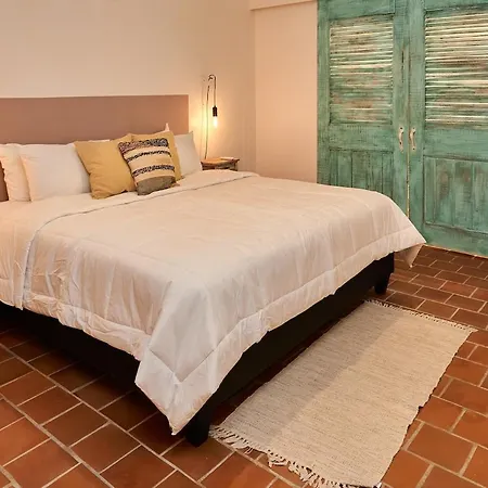 AmazINN Places Casco Viejo Casa Espanola-2