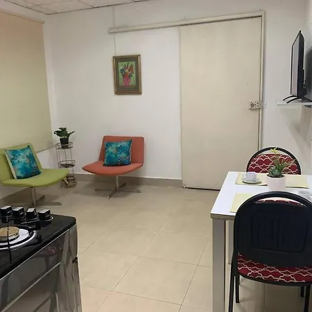 Conveniente Suite Centrica Y Con Estacionamiento-2
