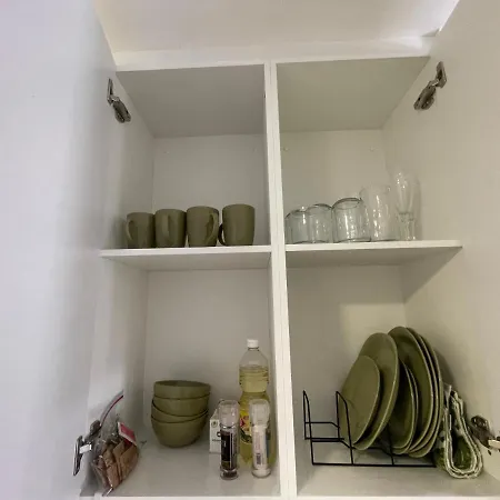 2Br Aptsurrounded By History With Modern Amenities-3