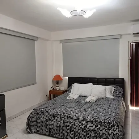 Hostal L Y G-2