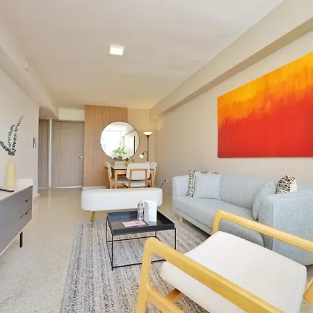 Modern 2Br In La Cresta-3