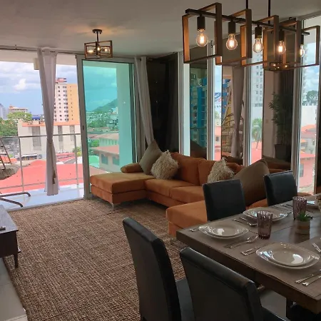 7B - Style! Spacious And Cool! 4Br-2
