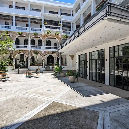Beautiful Loft In Santa Ana-2