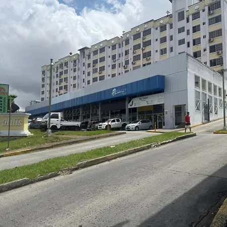 Apartamento 3 Habitaciones Y Piscina A Solo 15 Minutos Del Aeropuerto-2