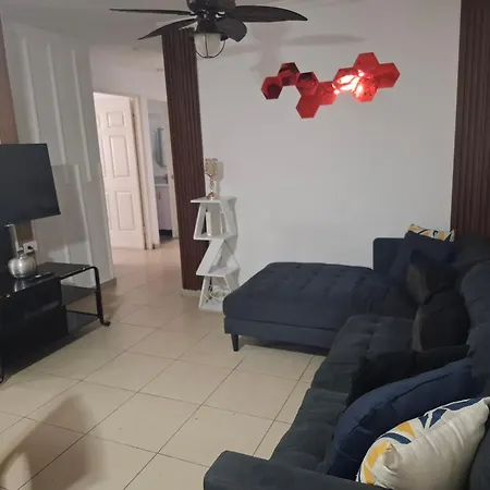Apartamento 3 Habitaciones Y Piscina A Solo 15 Minutos Del Aeropuerto-3