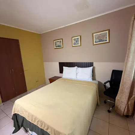 Canal Inn Panama-3